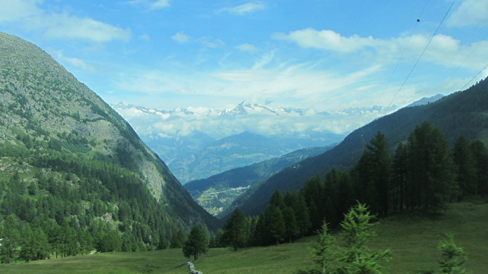 从自然环境,基础设施,交通条件分析为什么阿尔