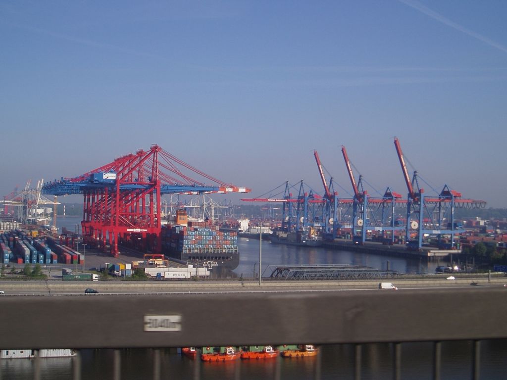 探访汉堡港集装箱装配现场：比美景还要震撼