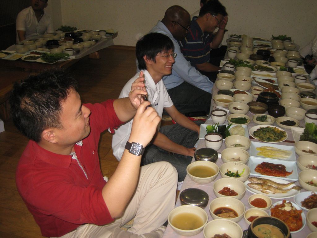 科学网—韩国吃饭：早餐八个碗，晚餐无穷多个碗 - 陈安的博文
