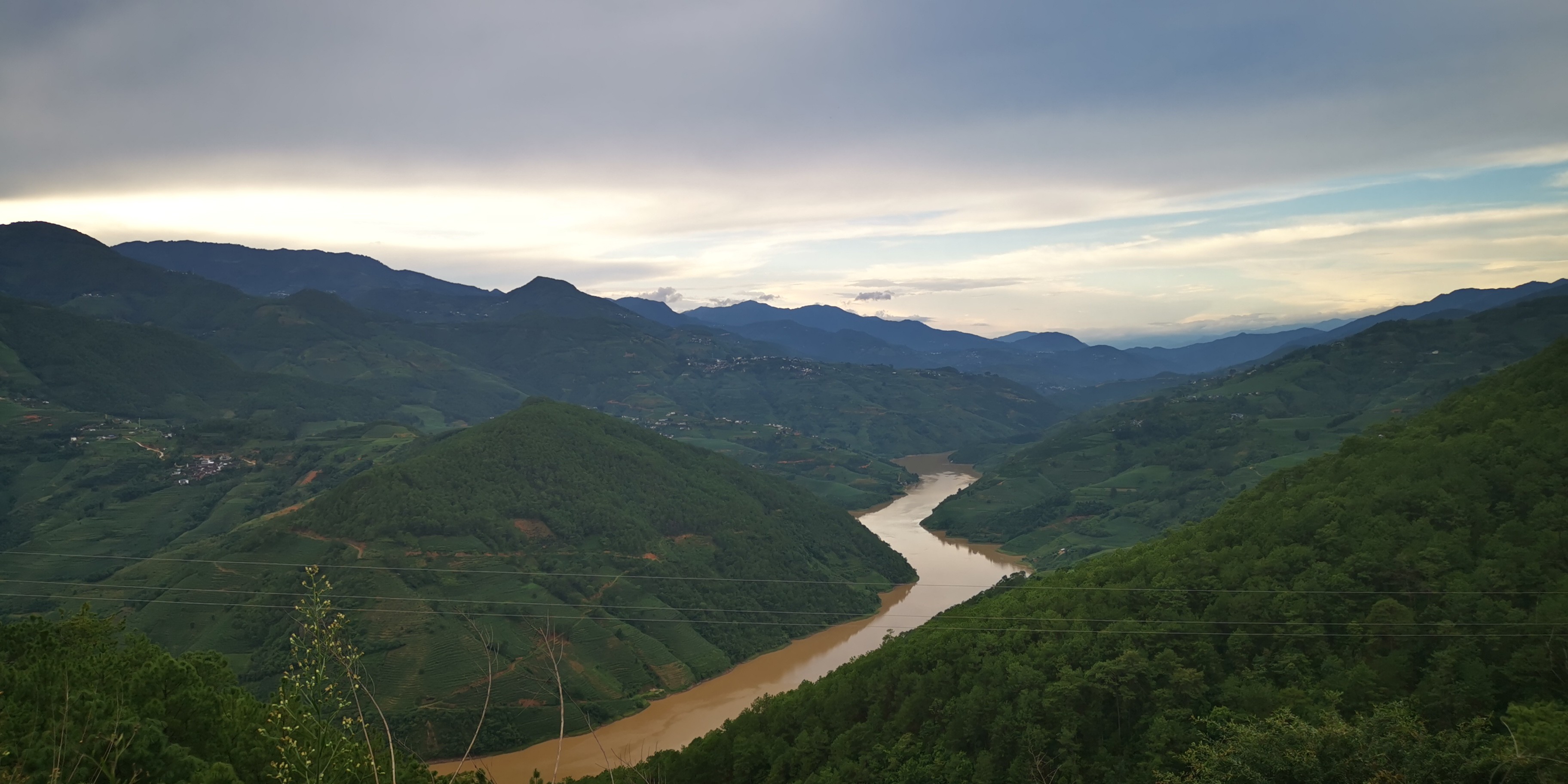 中国最后的秘境，大峡谷最佳观景村寨，遥望三江并流奇观_南麂土著_新浪博客
