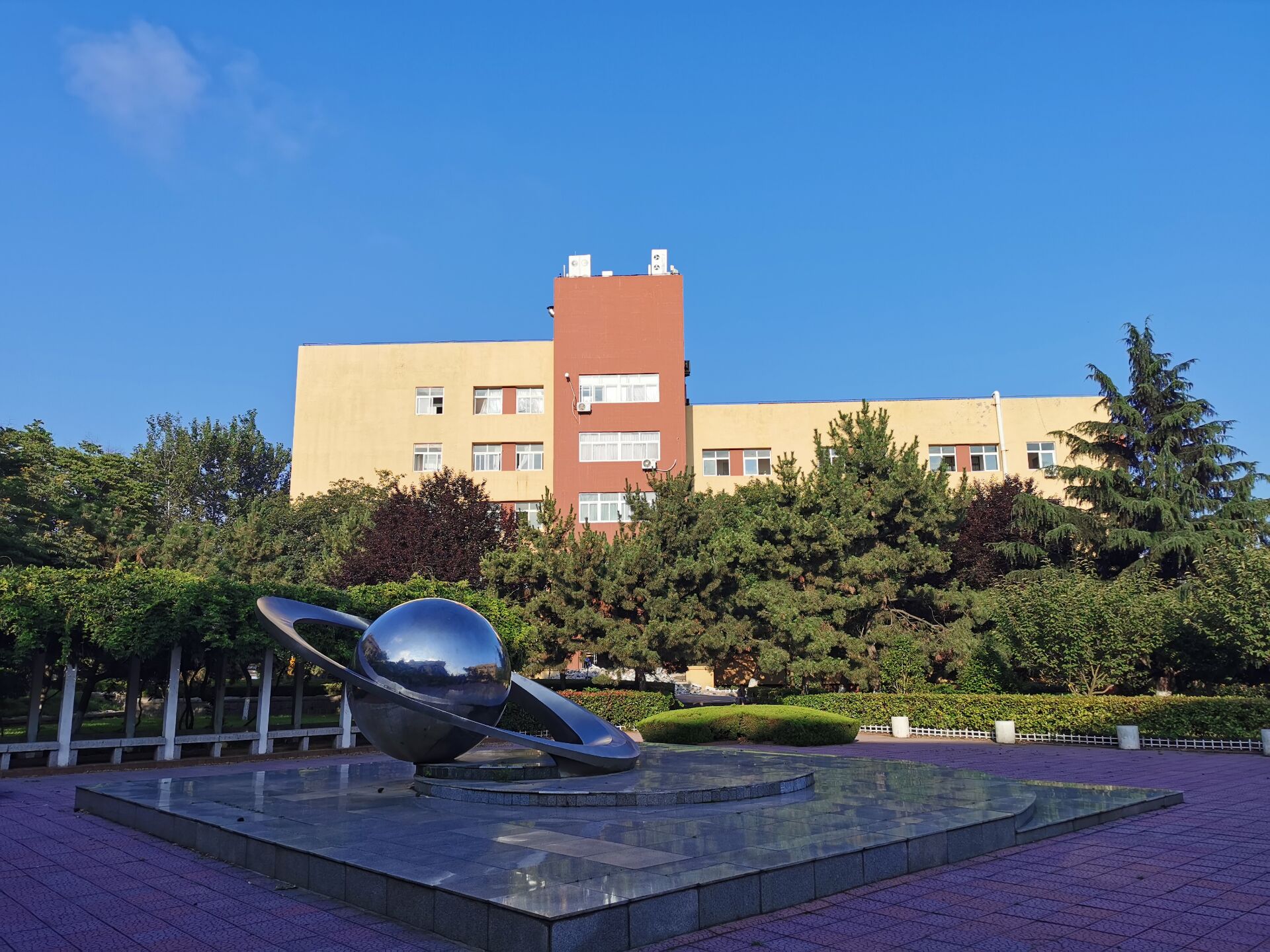 青岛大学LOGO-青岛大学MBA教育中心