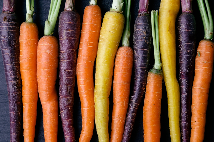 Colored carrots 99_.jpg