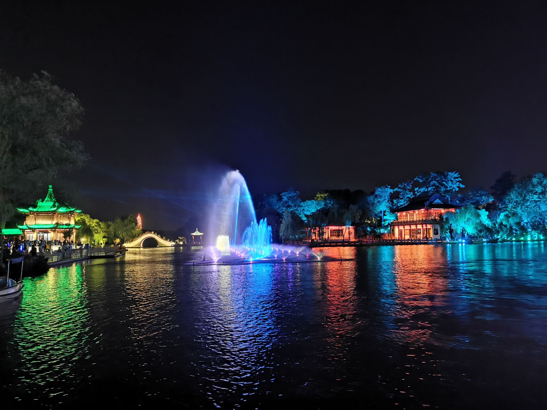 扬州廋西湖夜游之二十四桥1.jpg