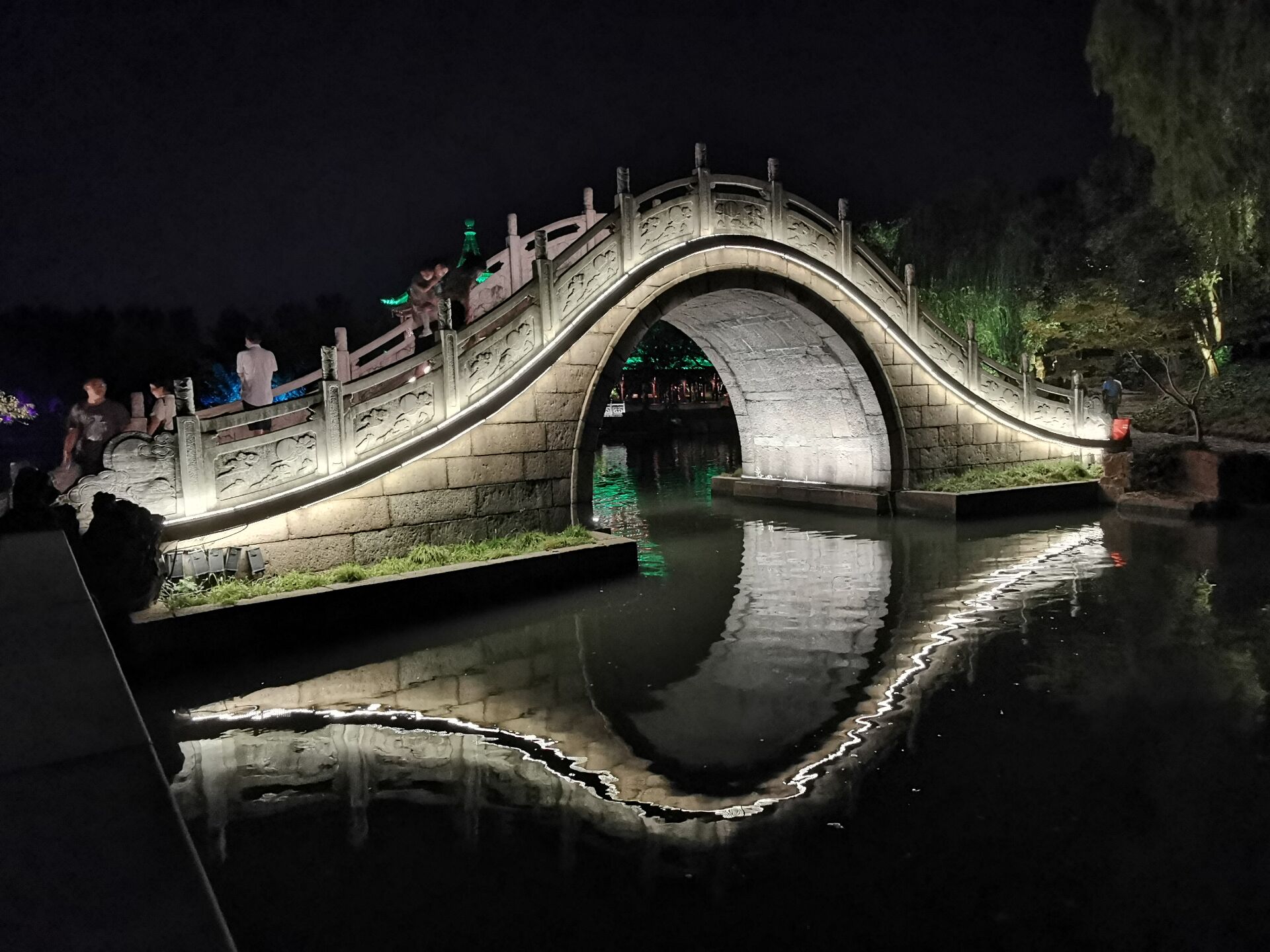 扬州廋西湖夜游之二十四桥9.jpg