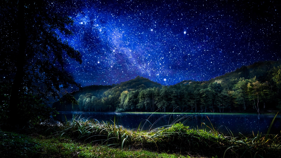 Starry Sky Over Mountain and Lake 4K Wallpaper_С.jpg