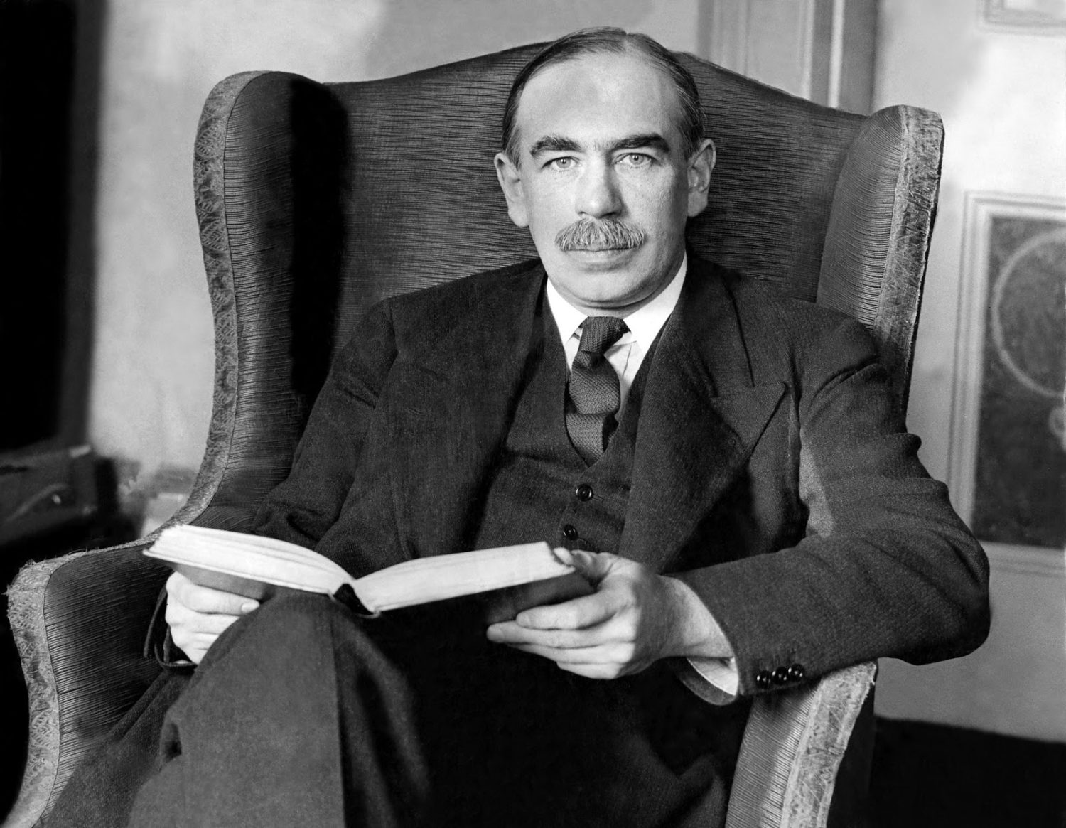 John-Maynard-Keynes   12UP-Keynes-superJumbo-1500x1165.jpg