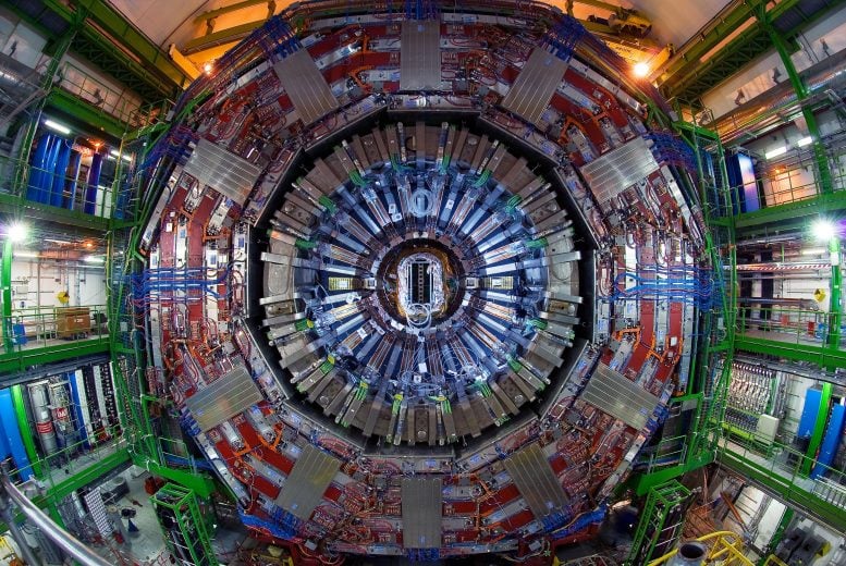 LHC-CMS-Detector-777x520.jpg