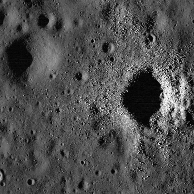 Fresh-Crater-on-Oceanus-Procellarum-777x777.jpg