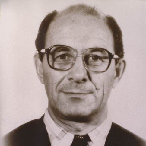 Vladimir Arnold Wolf Prize Laureate in Mathematics 2001.jpg