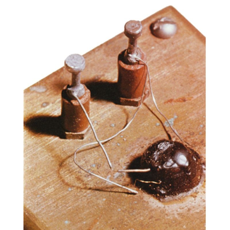 The first junction transistor made by Sparks in 1949 1951-1-1.jpg