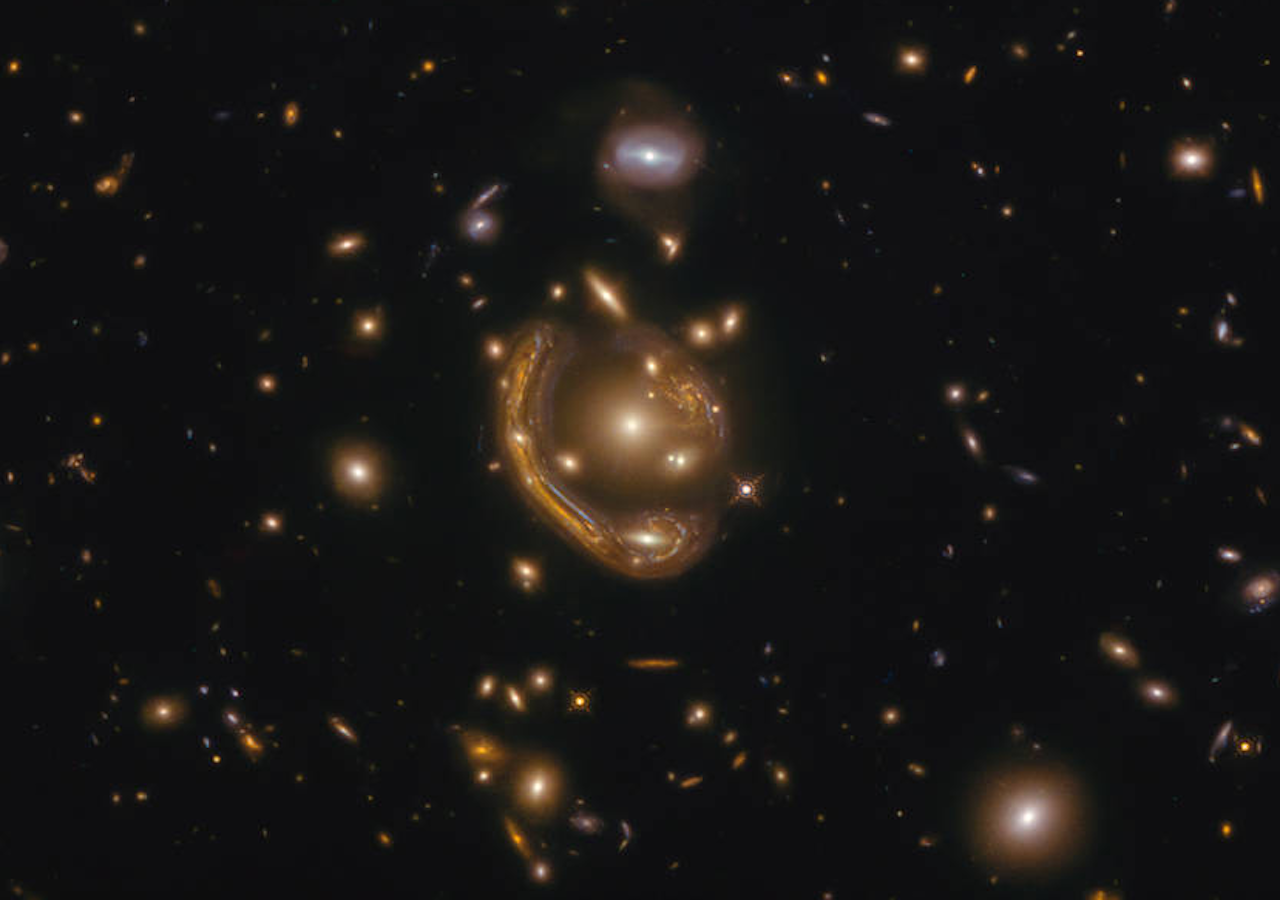 rare-einstein-ring-spotted-by-hubble-space-telescope-300351-1_1280.png