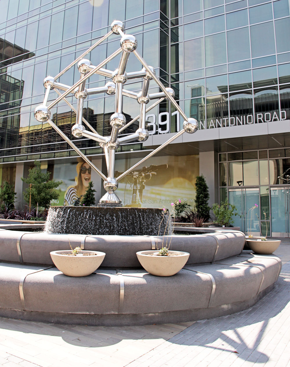 SSL 08 Fountain-with-silicon-crystal.jpg