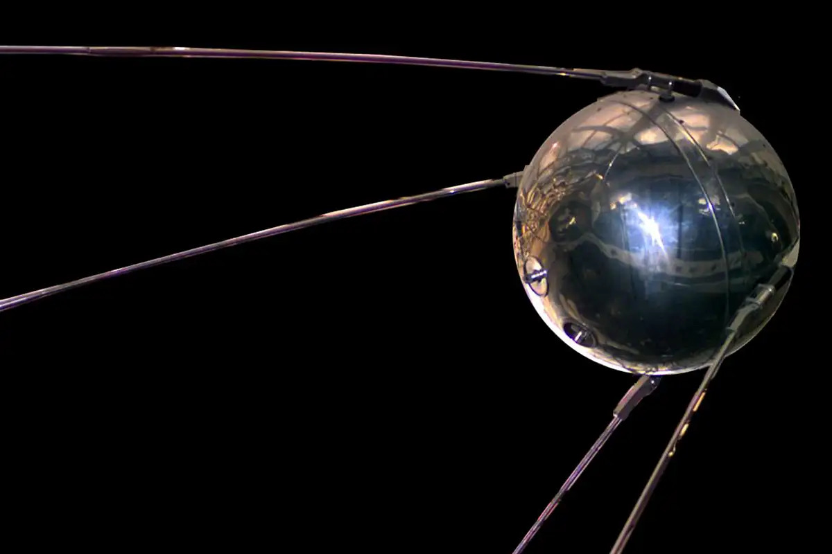 sputnik-1-c37nde_web.jpg