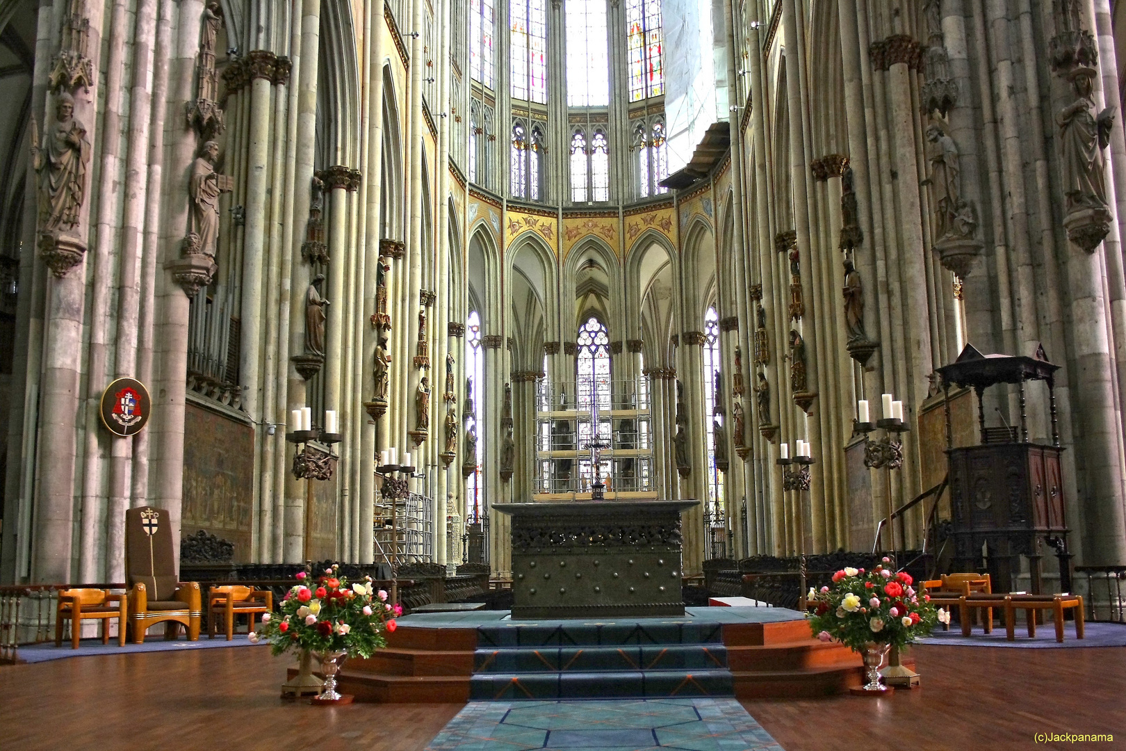 im-koelner-dom-d04e020f-acaa-4bc3-8460-29ac20c8343c.jpg