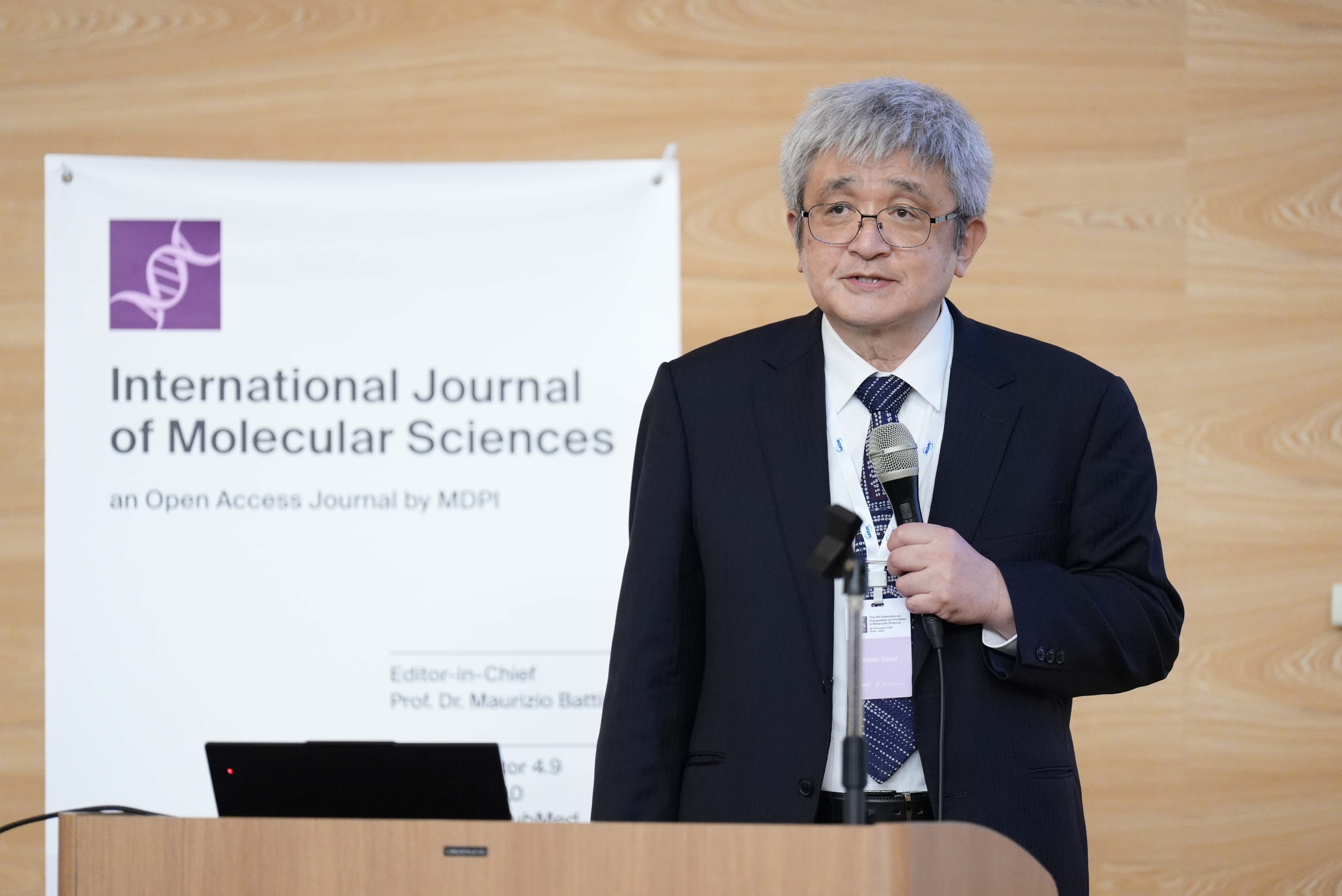 Planery speaker-Prof. Dr. Hideki Sakai 2.JPG