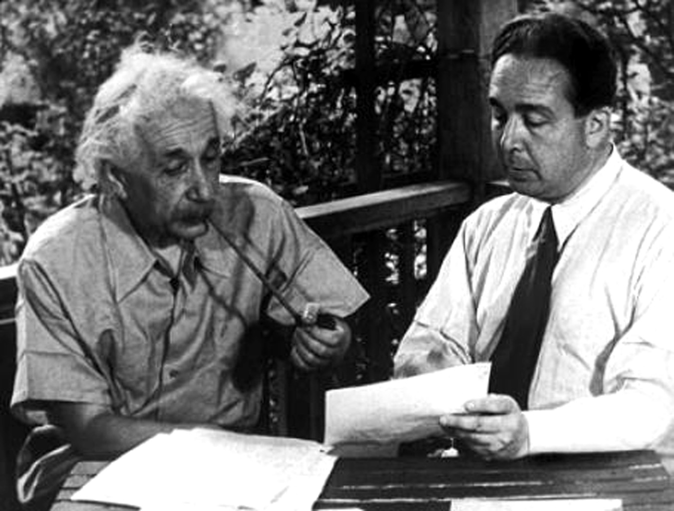 1-Einstein and Szilard letter to Roosevelt NNSA.jpg