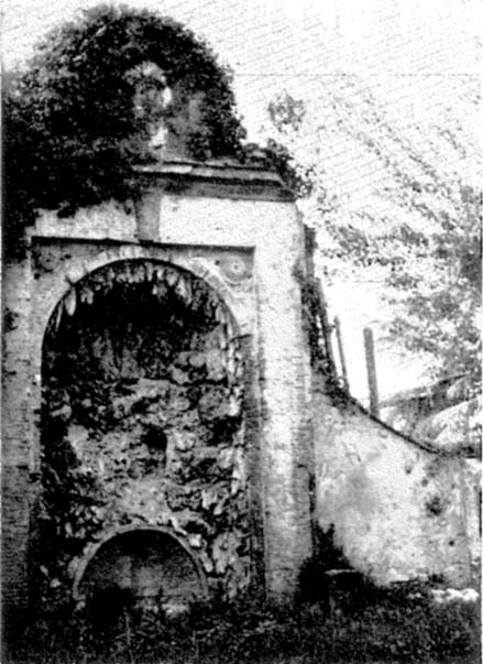 ͼ14��S.Marta��԰��ַ�ı���ʽǽ fountain��1952�꣩ ��38ҳ-54.PNG