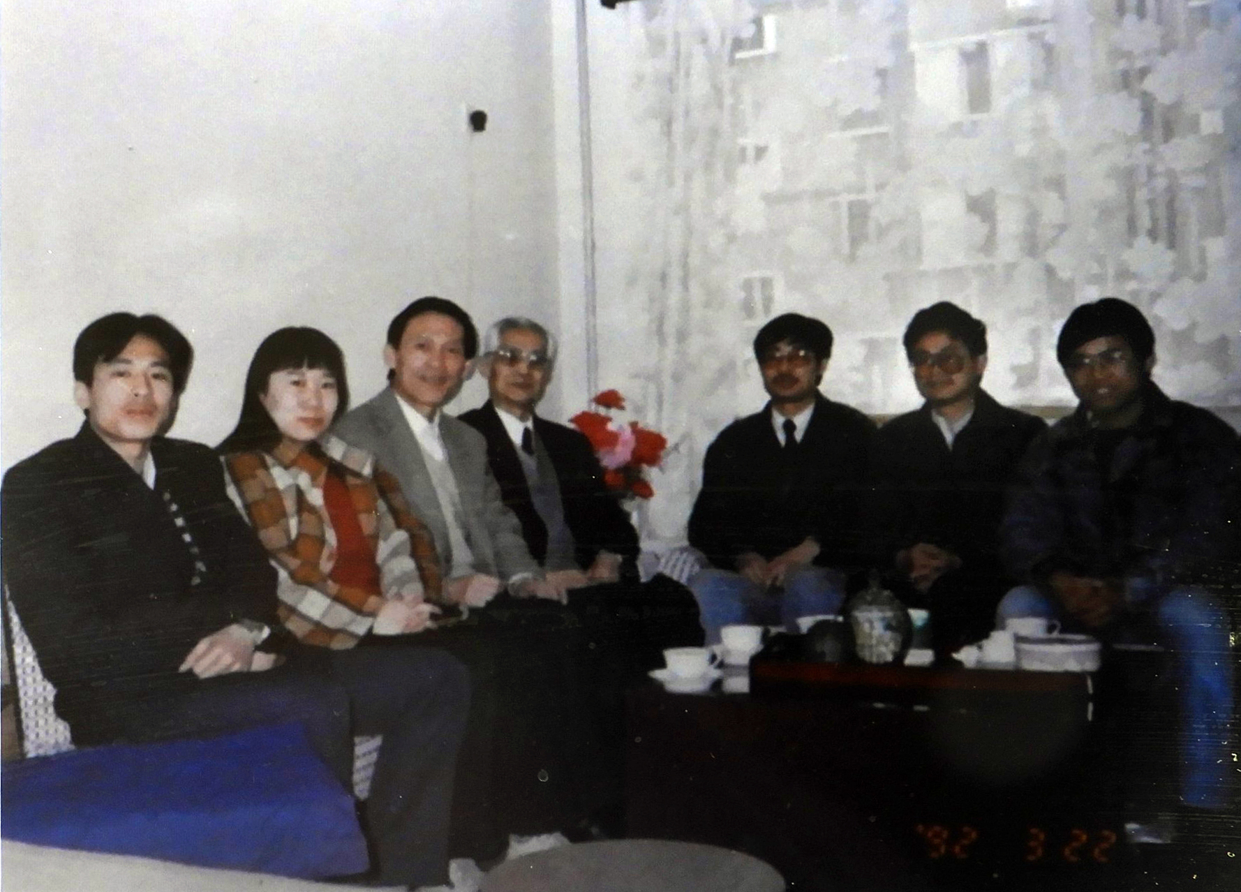 2 1992.3.22 刘先生和北师大研究生 DSCN2259-此片品质太差.JPG