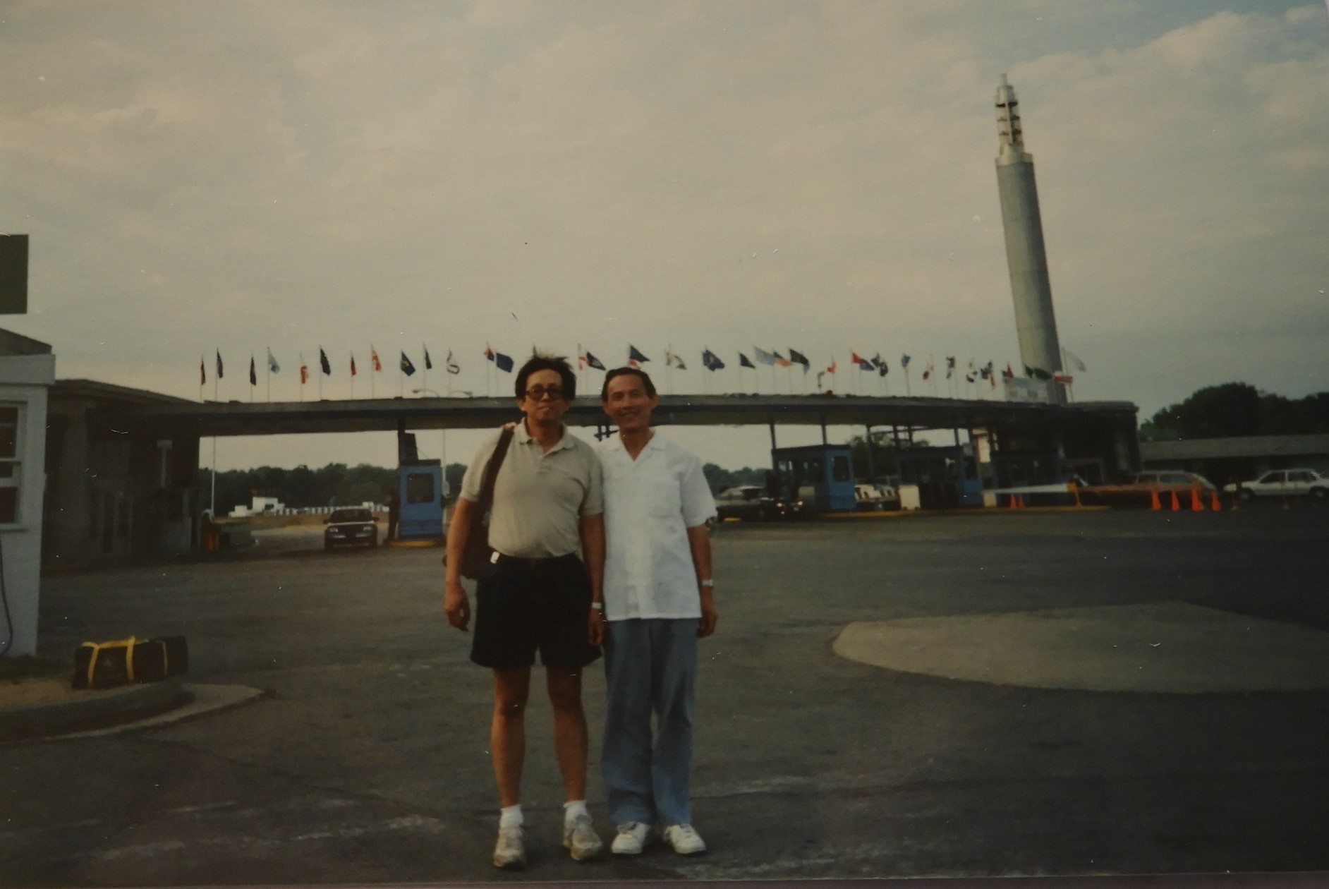 33.12.1  1991.18.40 �ʺ�����������ǰDSCN0469.JPG