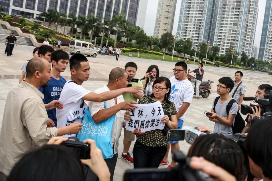 玉林市有多少人口_怎么回事哦 玉林火车站路口,礼让行人竟还吵了起来(3)