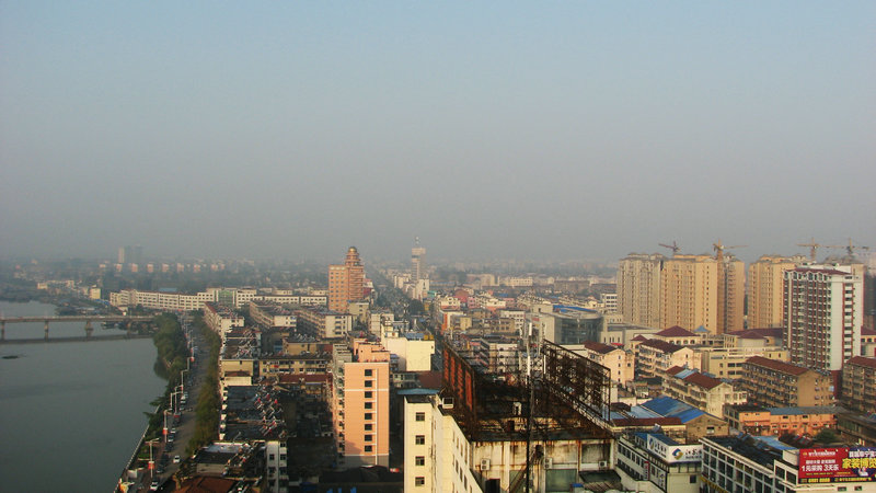 射阳河畔的县城