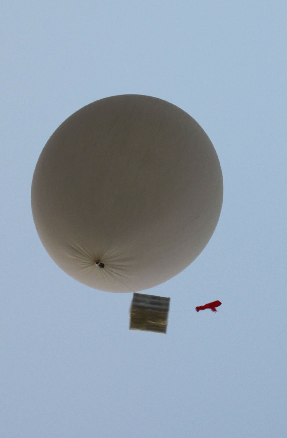 探空气球升空瞬间探空气球高空影像记录氦气球飞行kml轨迹转载本文请