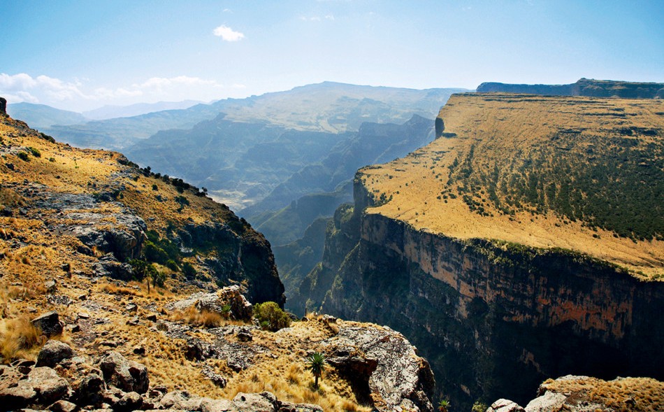 世界上最大的裂谷图片