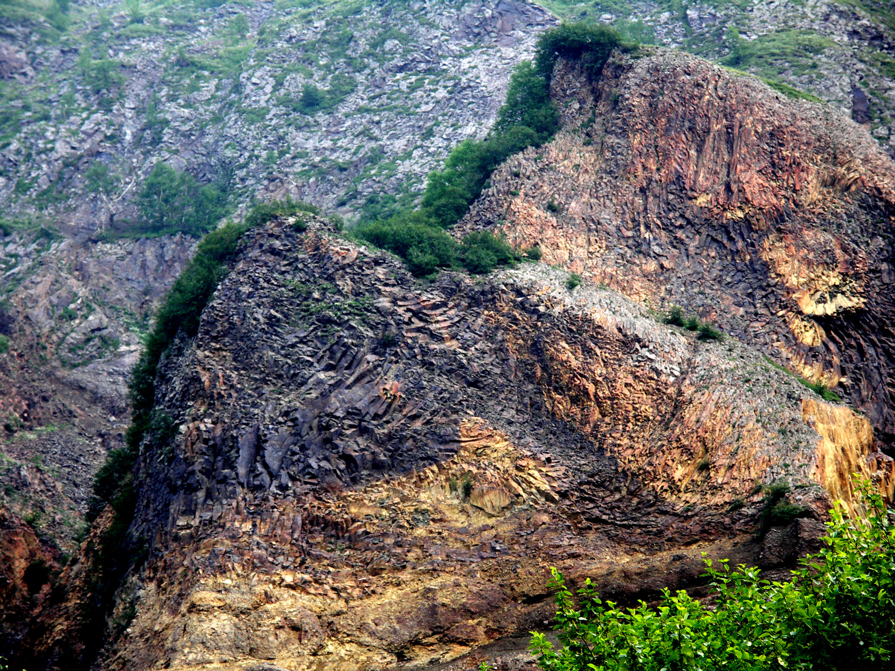 长白山熔岩地貌图片