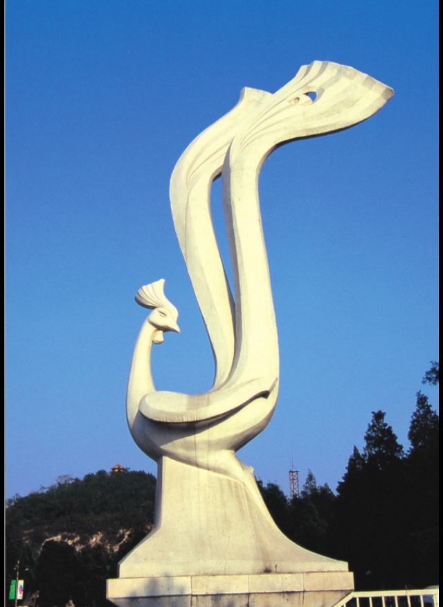 唐山南湖凤凰涅槃雕像图片